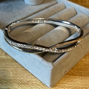 🌸Anne Klein Bracelet with Crystal Accents